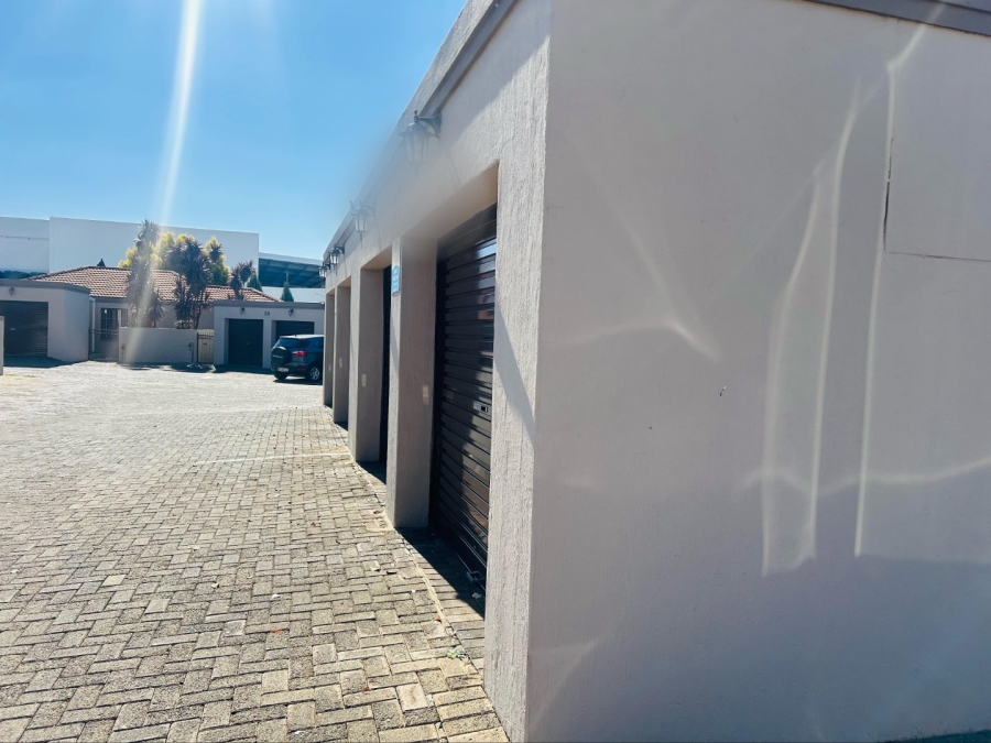2 Bedroom Property for Sale in Langenhovenpark Free State
